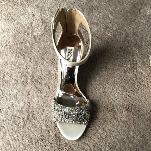 Barely worn Badgley Mischka Wedge - Picture 4 of 7